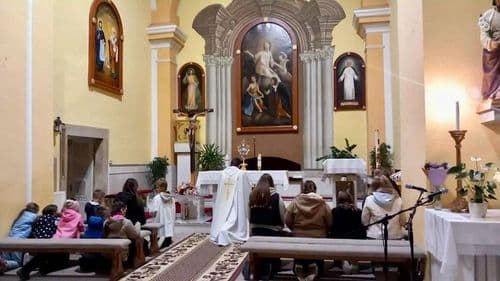 V naša farnosť sa pripojila k modlitbe za mier a pokoj vo svete prostredníctvom "Milión detí sa modlí ruženec"